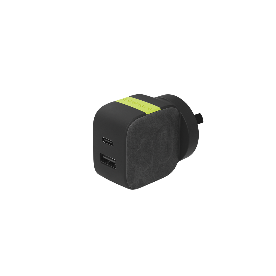 InstantCharger 30W 2 USB - Black - Compact USB-C and USB-A PD charger - Hero
